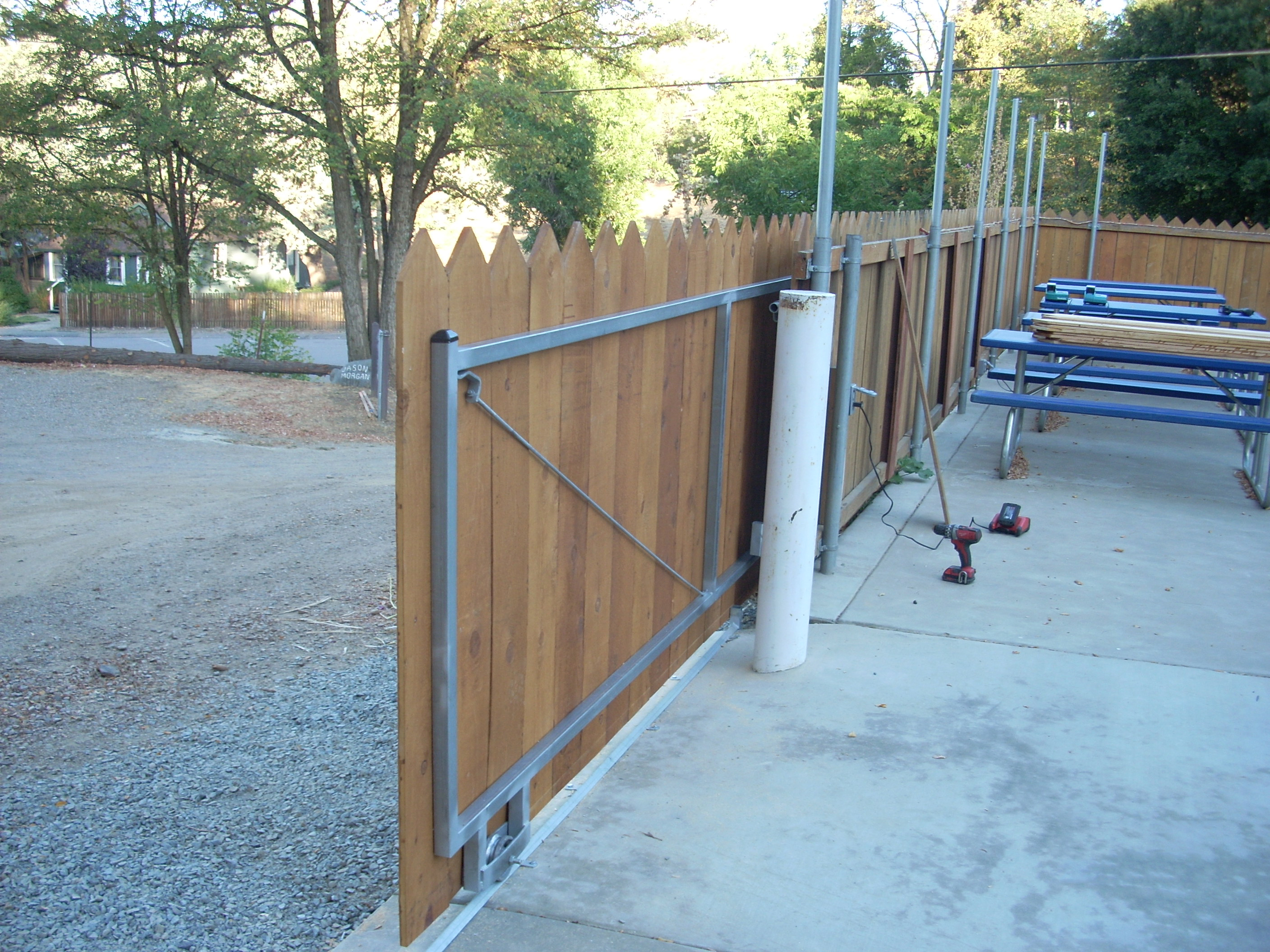 02 - rolling wood gate with steel frame